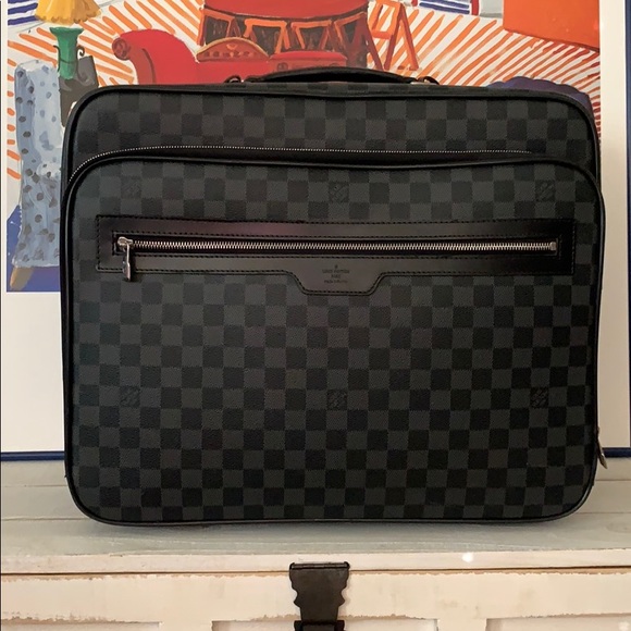 Louis Vuitton Other - 💯 authentic Louis Vuitton roller travel bag